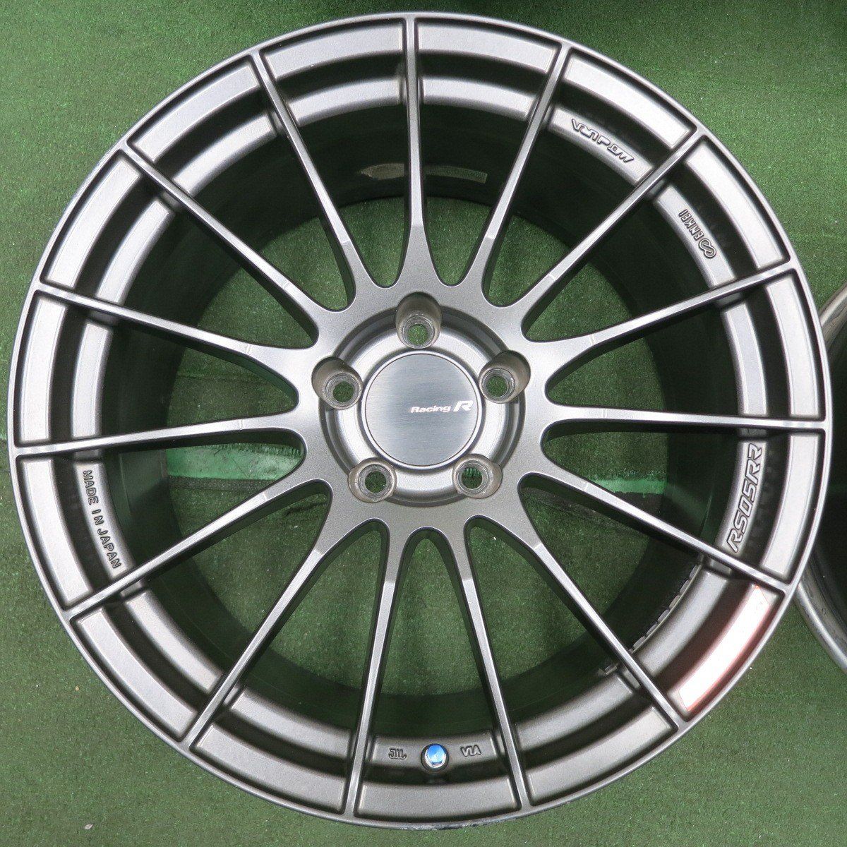 送料無料* キレイ☆Racing R ENKEI RS05RR ホイール 18インチ 18×9J 