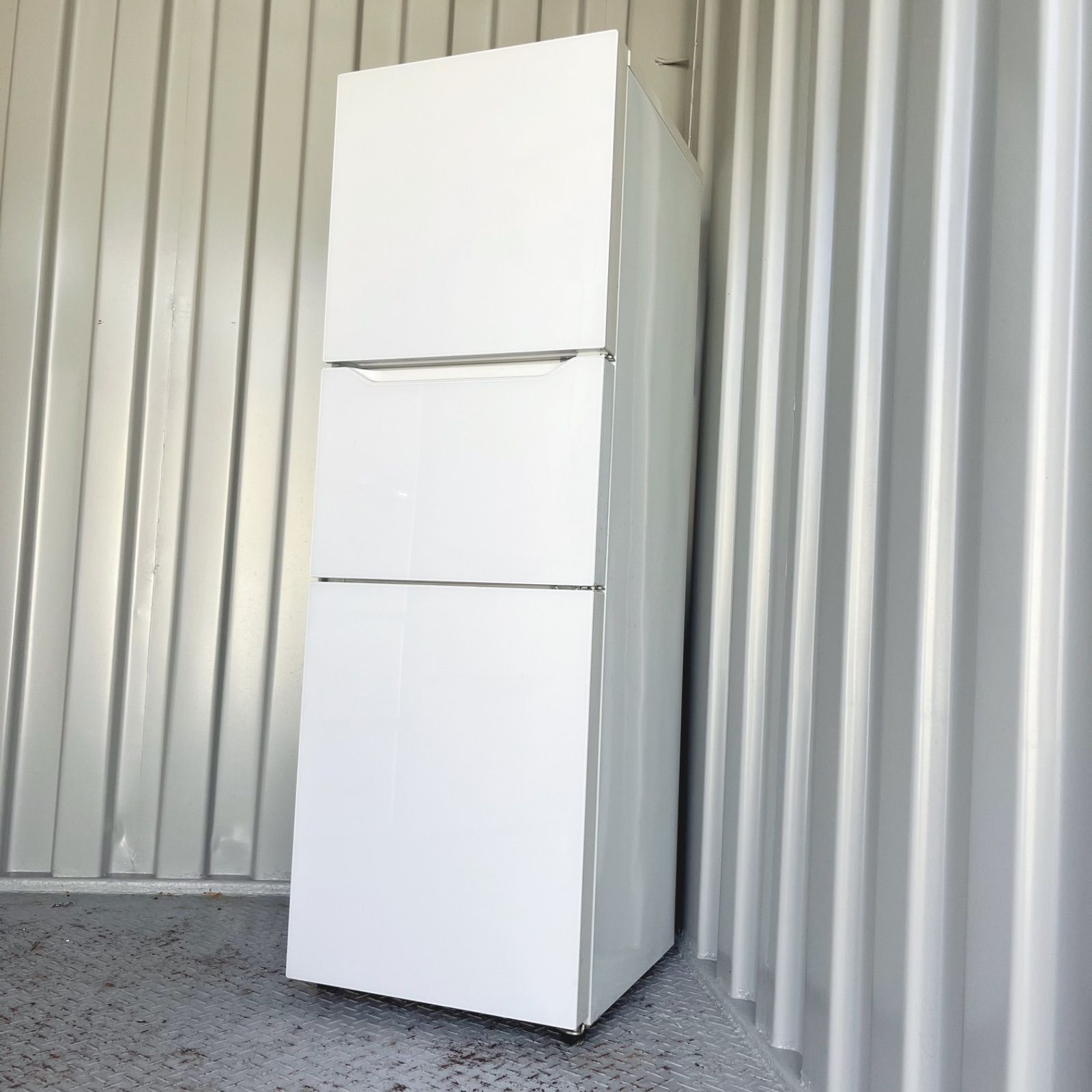 181取付無料！真ん中切り替え室 おしゃれホワイト3ドア冷蔵庫！ 181取付無料！真ん中切り替え室 おしゃれホワイト3ドア冷蔵庫！ - メルカリ