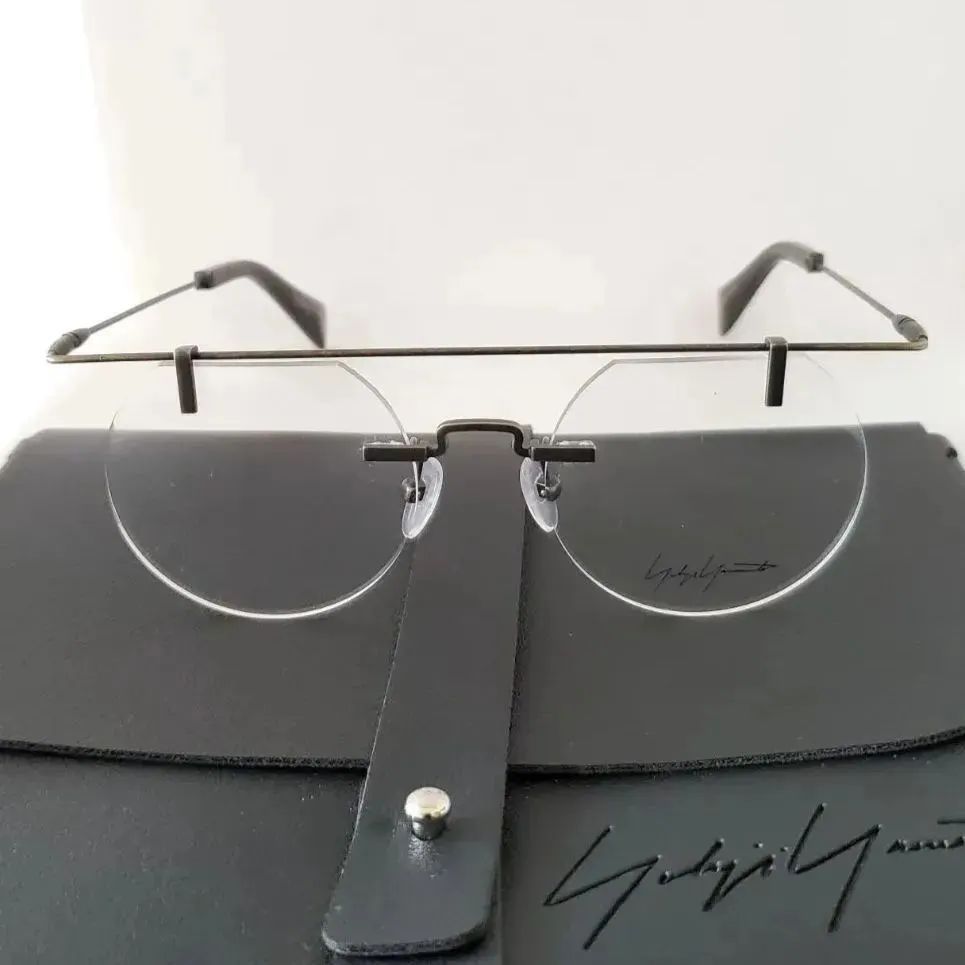 再入荷 (69000円相当) YOHJI YAMAMOTO メガネフレーム 眼鏡 再入荷 (69000円相当) YOHJI YAMAMOTO メガネフレーム 眼鏡