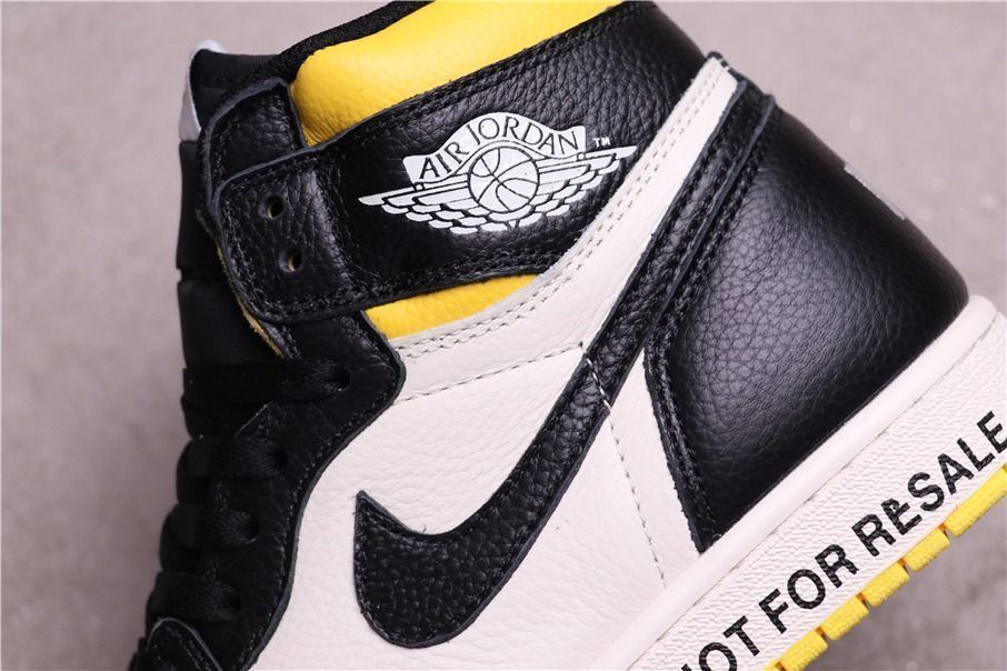 NIKE エアジョーダン1 レトロ　ハイ　OG バーシティ　メイズ Nike Women's Air Jordan 1 High OG 