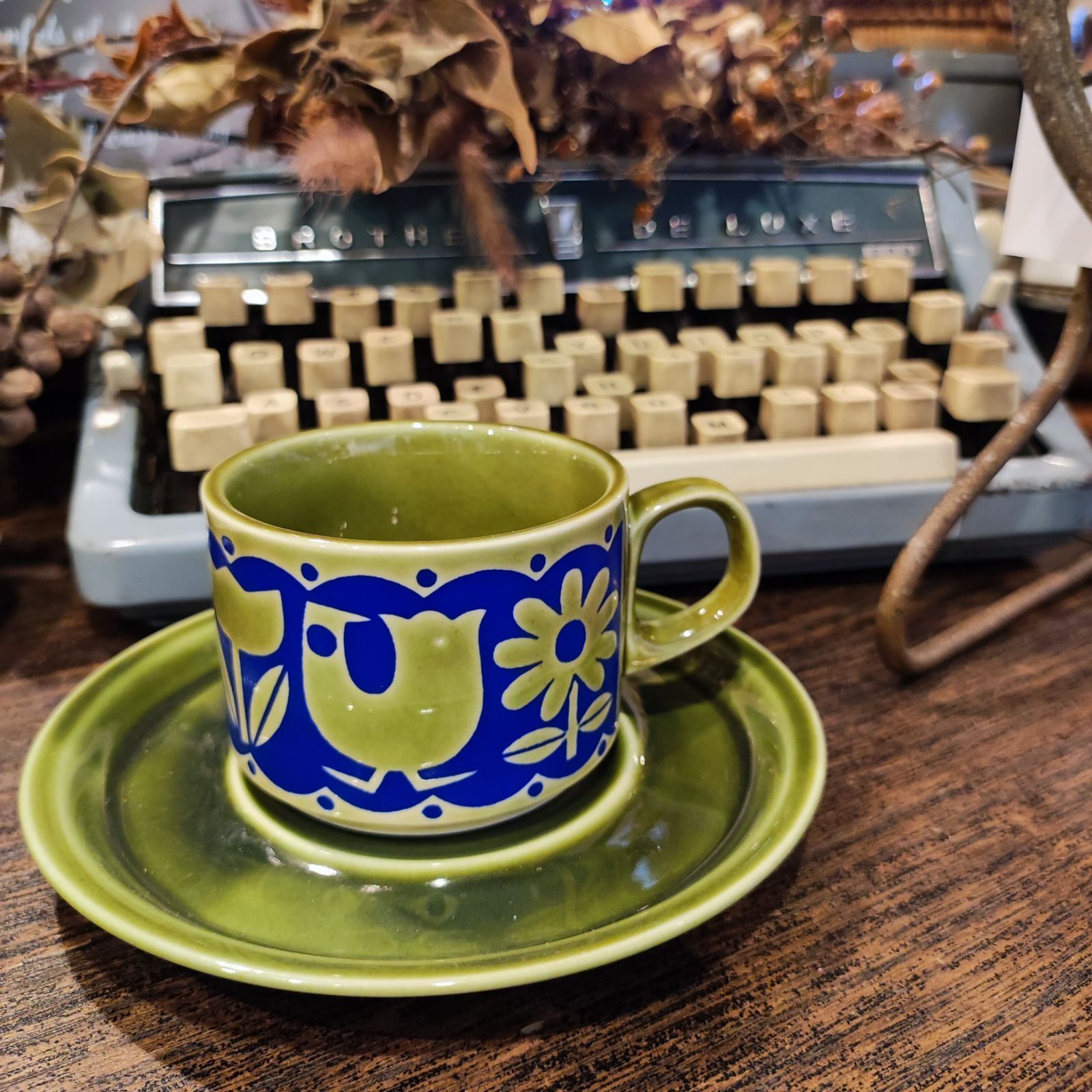 昭和レトロ 陶器 カップ＆ソーサー - メルカリ