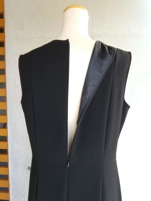 ブラックフォーマルノースリーブロングワンピース ドレスにもなるロング丈