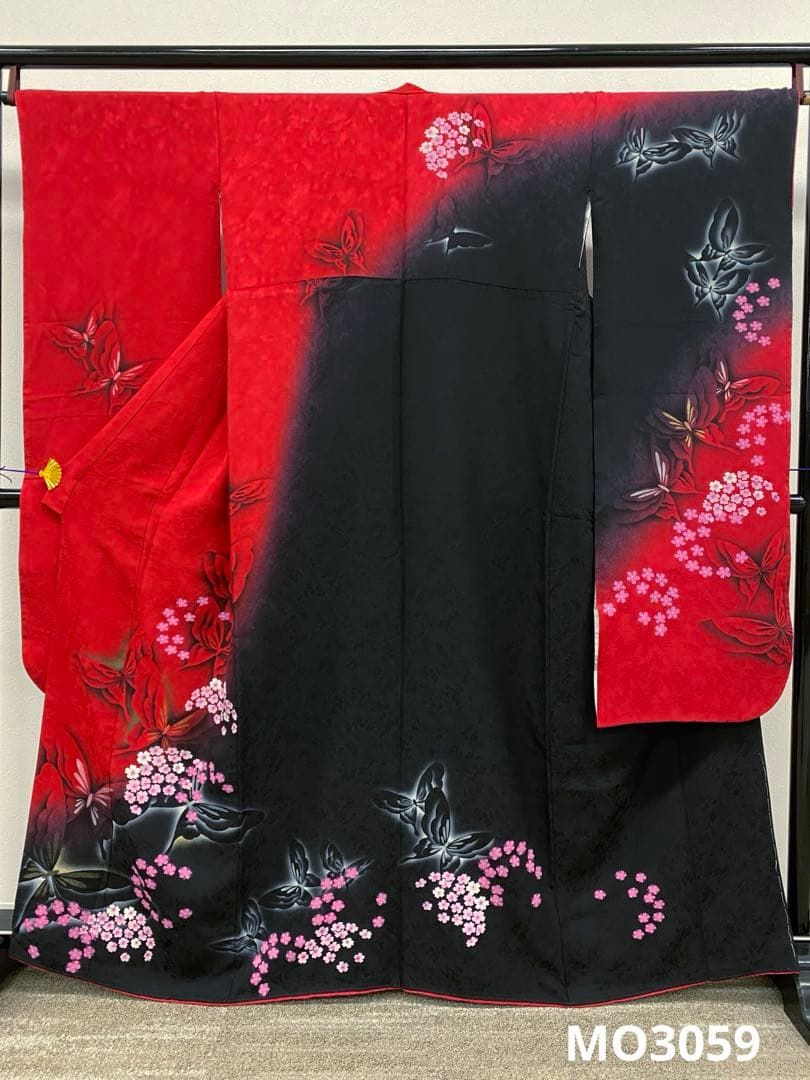 振袖 豪華 金彩 紋意匠 桜 蝶 身丈160cm 撥水加工済 振袖 豪華 金彩