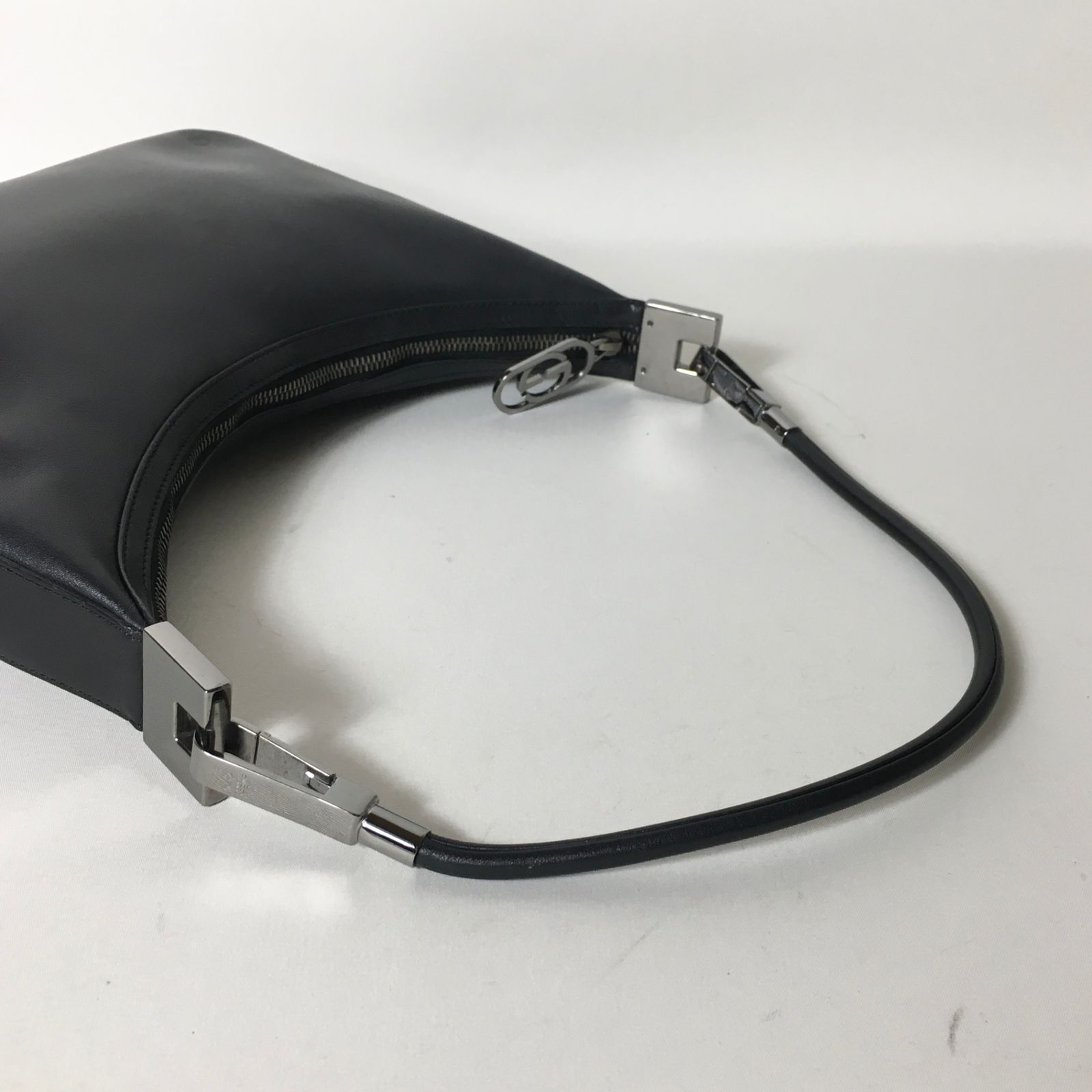 2507-274｜美品｜グッチ ワンショルダーバッグ レザー ブラック ロゴ金具 2507-274｜美品｜グッチ ワンショルダーバッグ レザー ブラック