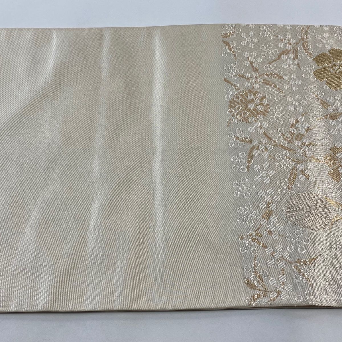 袋帯 名品 笹蔓 金糸 箔 ベージュ 六通 正絹 【中古】 - メルカリ