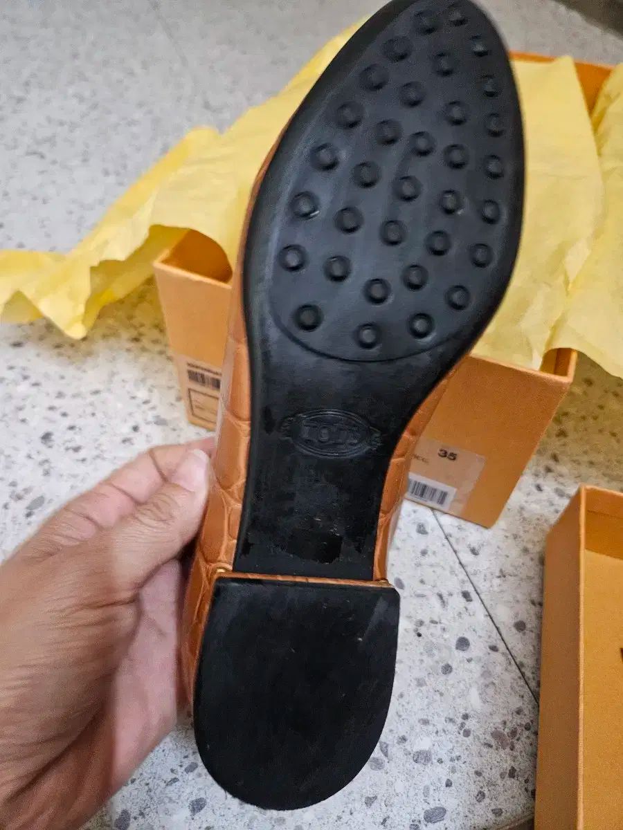 新発売鳥用TOD'S(トッズ) フラットシューズ 35 サイズ 自立支援