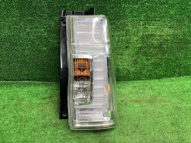 タント LA610S 右テールランプ テールライト カスタムRS SA トウカイデンソー 20516 81550-B2580 W24