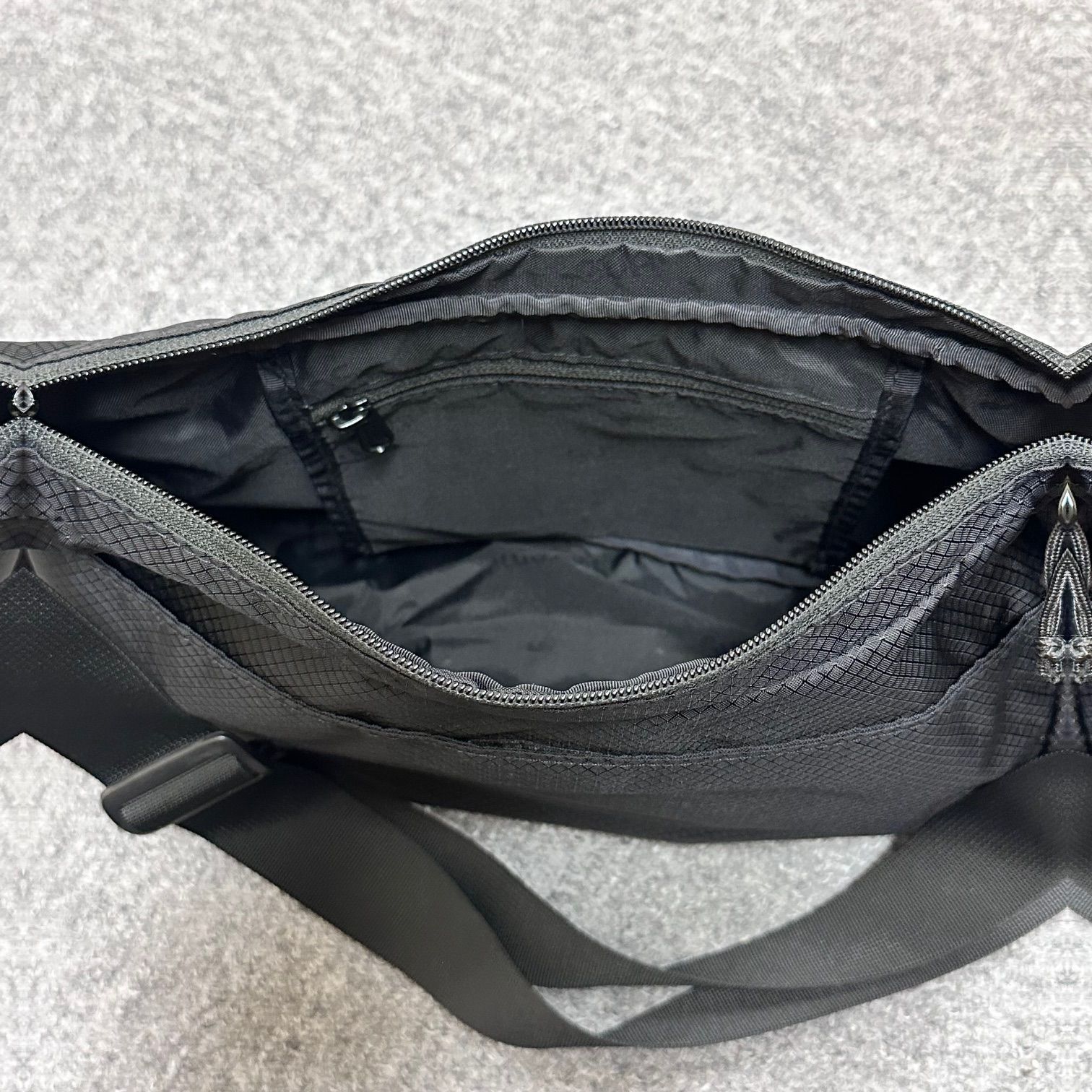 バッグ Supreme 22SS Small Messenger Bag Small Messenger Bag | Supreme 22ss