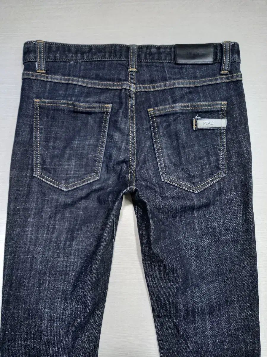 【関税込み】Dunst ブルー Essential ジーンズ Designer fashion, Seoul-fully created | W Concept