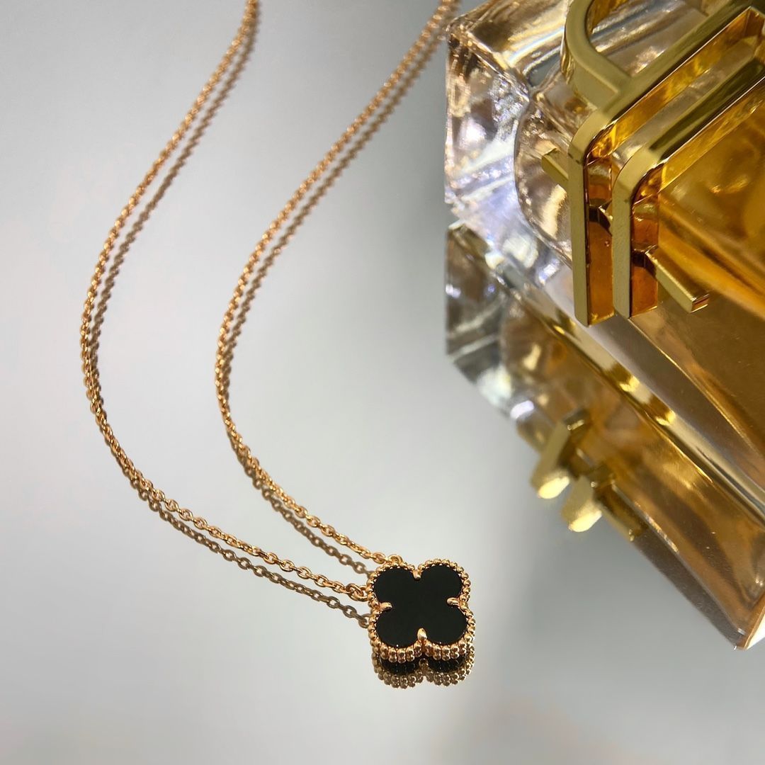 未使用品Van Cleef & Arpels オニキス　ヴィンテージアルハンブラ ヴァンクリーフ＆アーペル(Van Cleef & Arpels)ヴァンクリーフ
