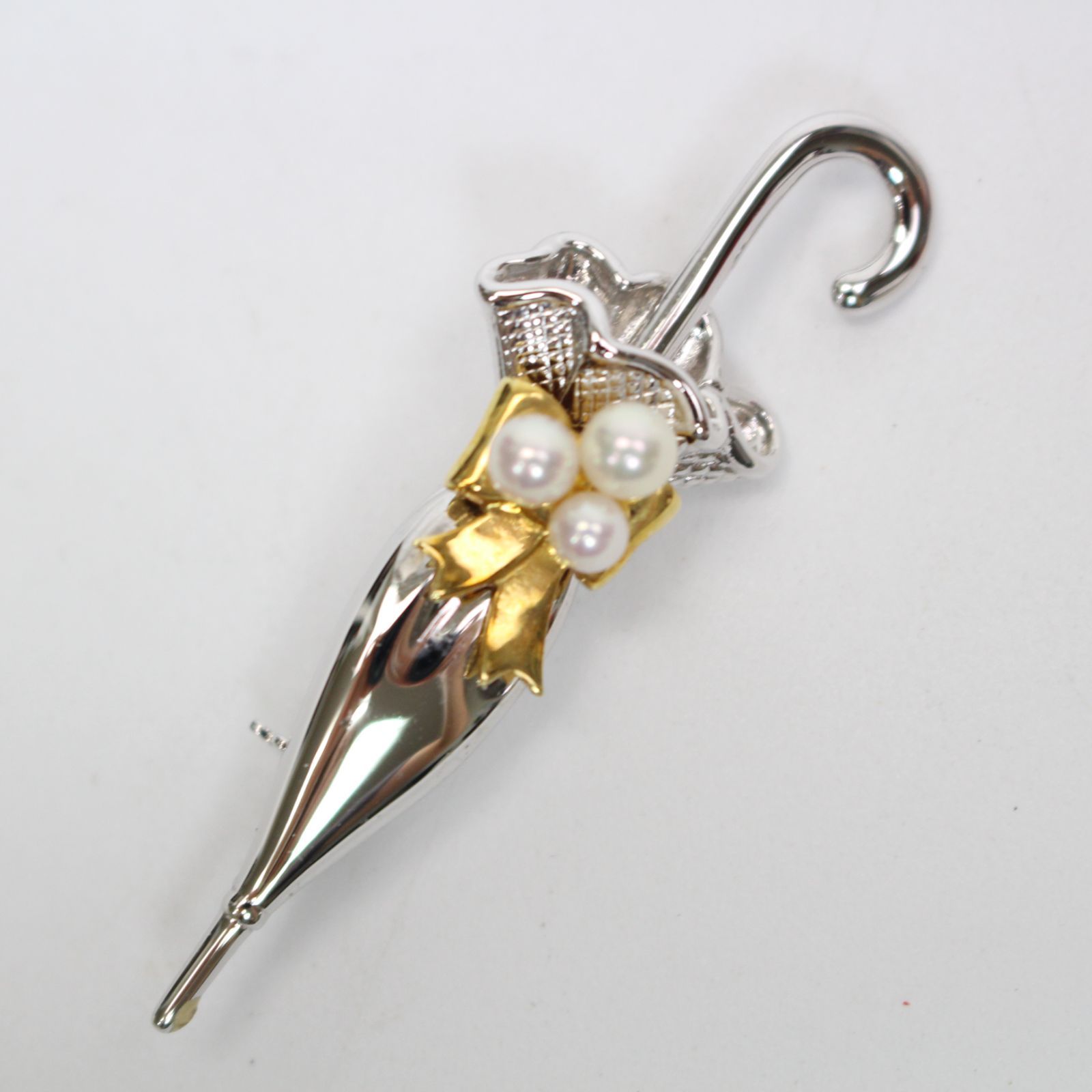 QK1242 ミキモト ブローチ アンブレラモチーフ 3Pパール ブローチ □S|K18 刻印 真珠 傘 リボン アクセサリー