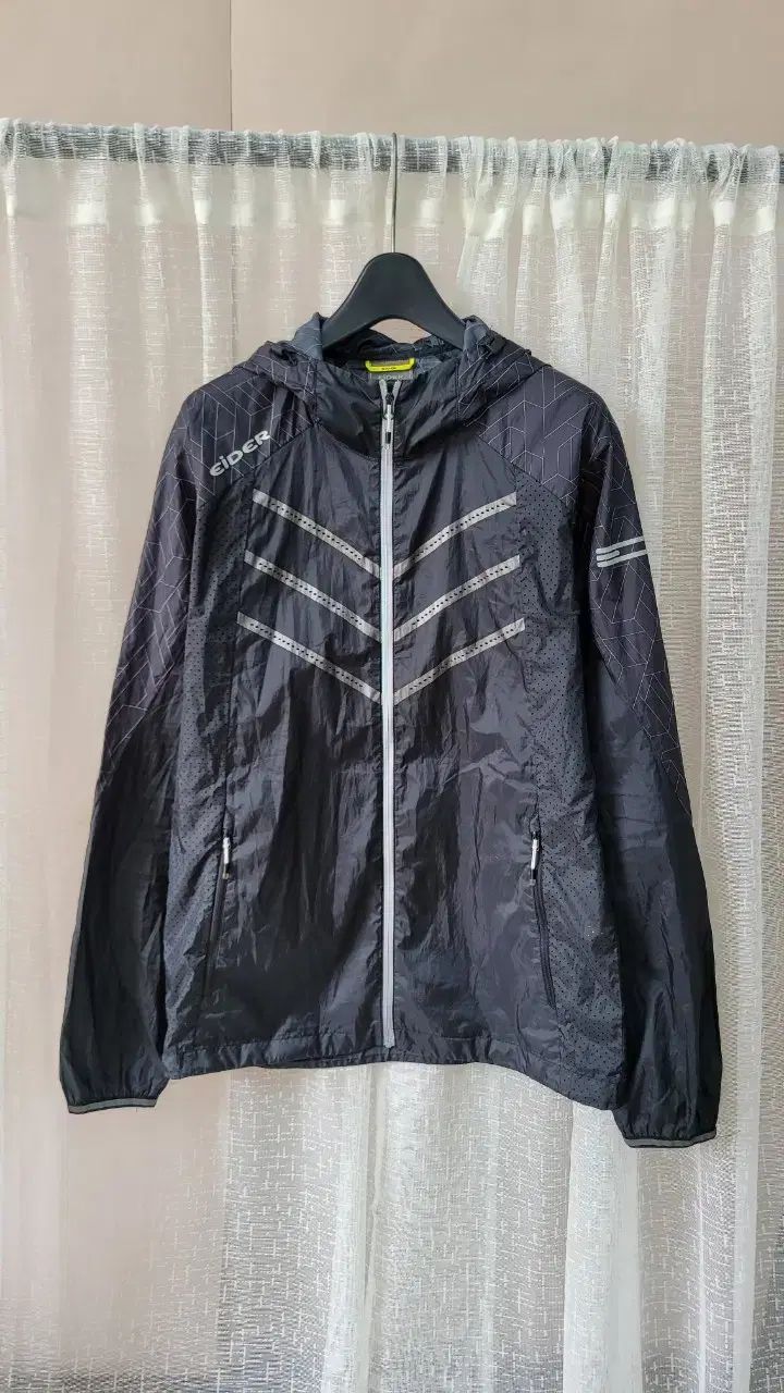 Eider 黒 ウインドブレーカー