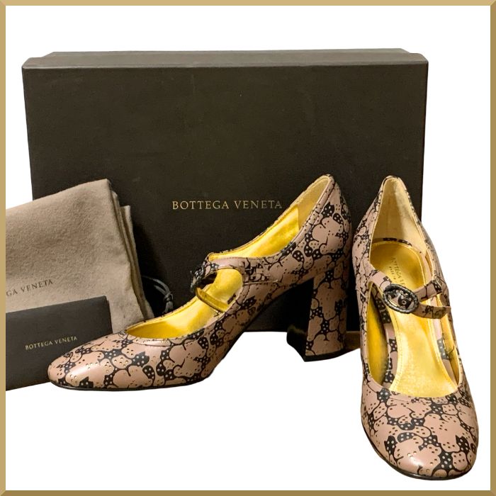 BOTTEGA VENETA カットワーク ストラップパンプス チャンキーヒール 総柄