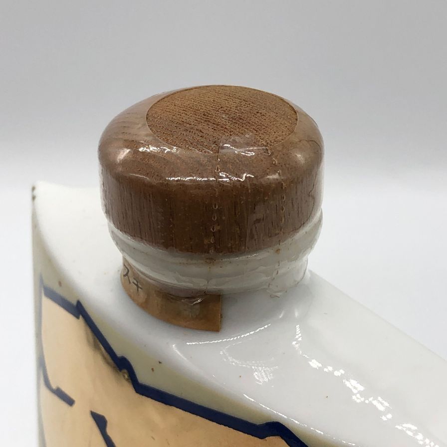 ニッカ ウイスキー巳歳　干支陶器ボトル『瑞雲福巳凧』スーパーニッカ　未開栓 古酒 ニッカ ウイスキー巳歳 干支陶器ボトル『瑞雲福巳凧』スーパー