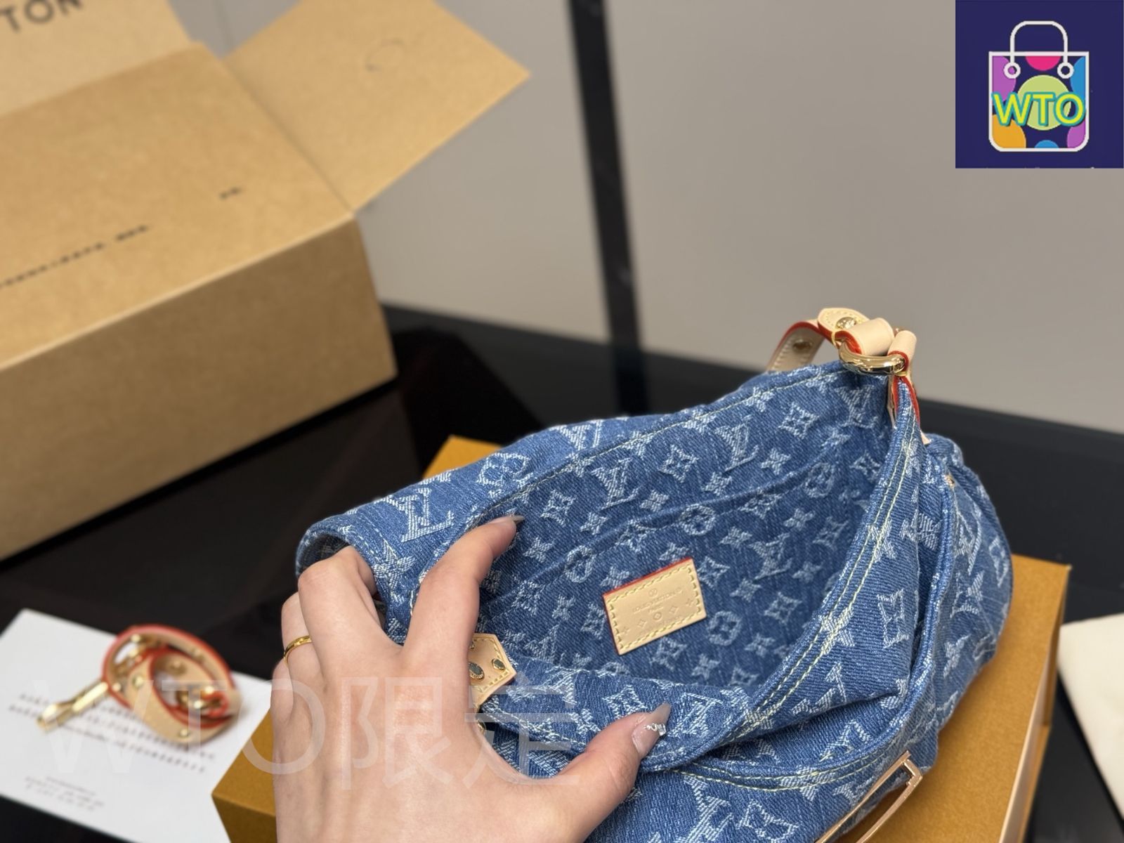 今日特価】Louis Vuitton Denim Inflatables ルイ ヴィトン