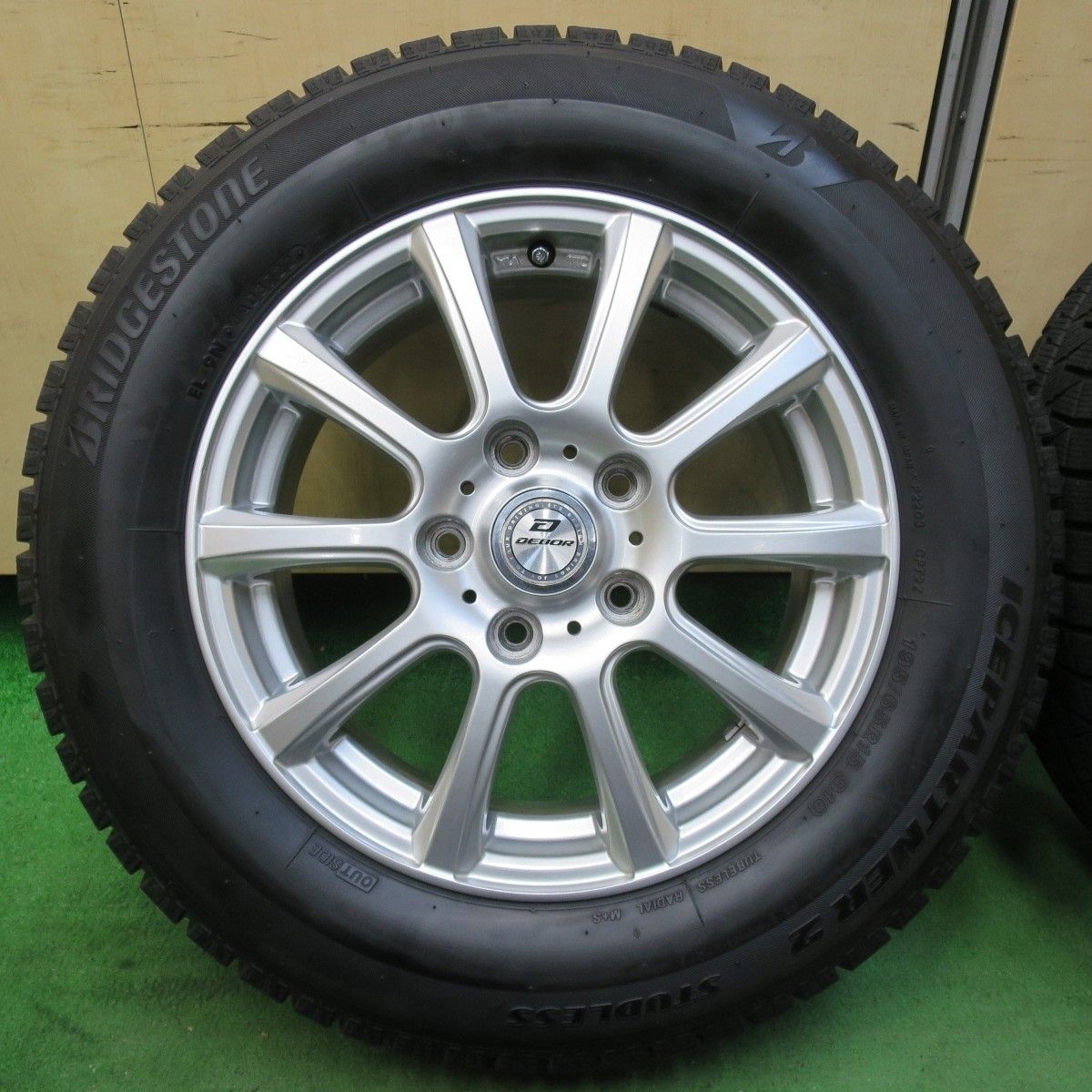 バリ溝！22年！キレイ！9.5分☆スタッドレス 195/65R15