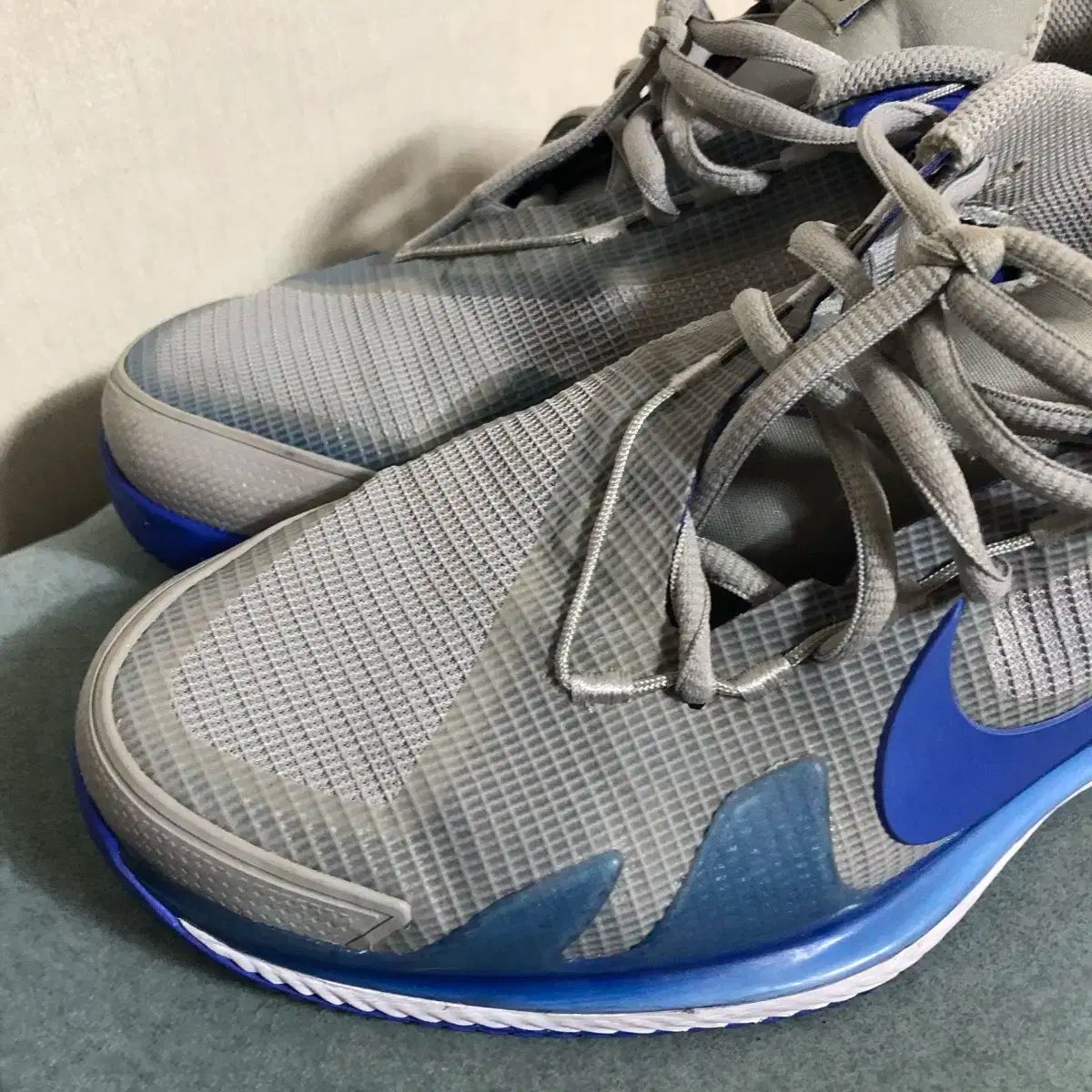 270 NIKE