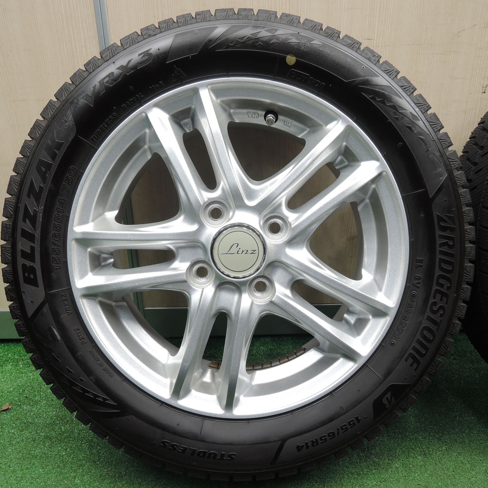 送料無料*バリ溝！21年！キレイ！9.5分以上☆スタッドレス 155/65R14 ...