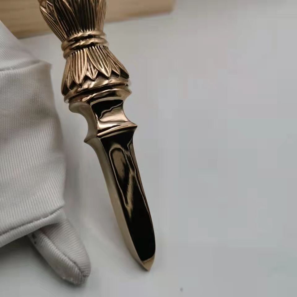 【修縁堂】真言宗 壇に灯明が上がる 独鈷杵の燭台 密教法具古美術品 仏教法具 修縁堂】真言宗 壇に灯明が上がる 独鈷杵の燭台 密教法具