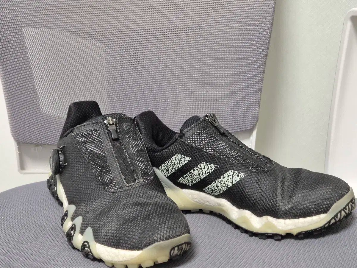 adidas アディダス