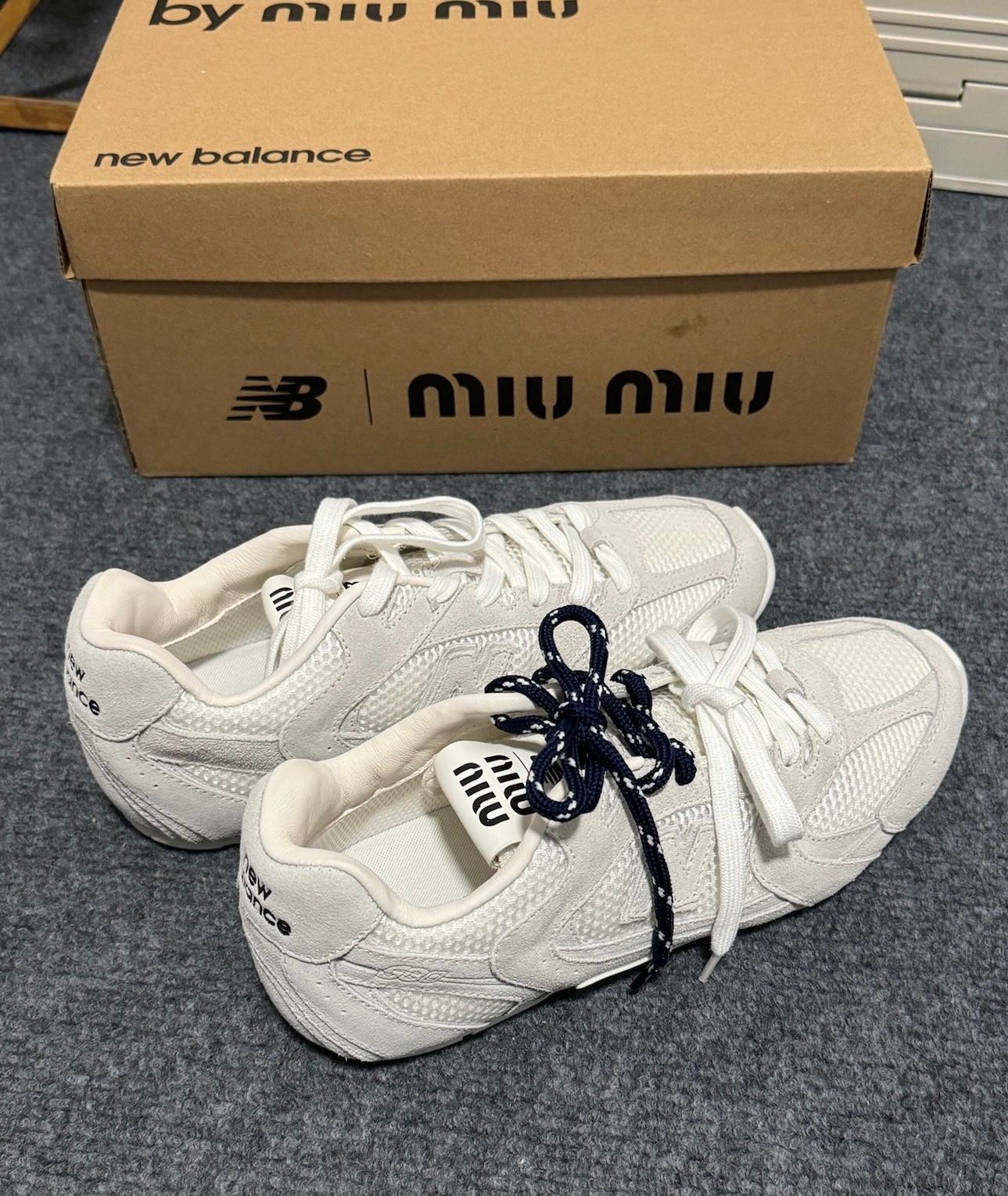 【今日の特価】New Balance x MIU MIUミュウ NB 530