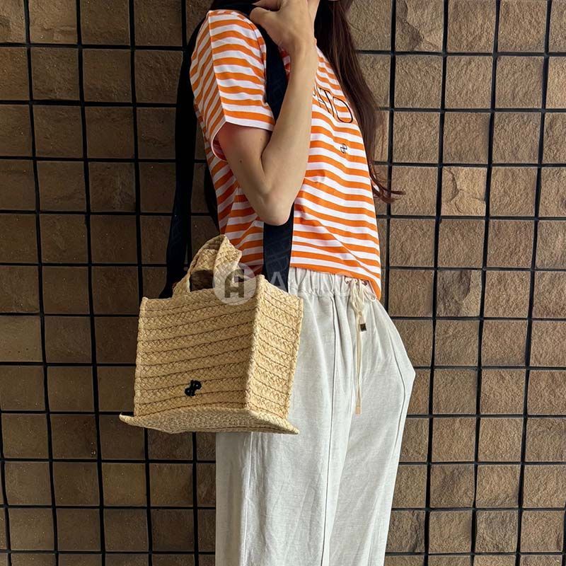 Patou カゴバック Small JP tote in raffia 120281.jpg