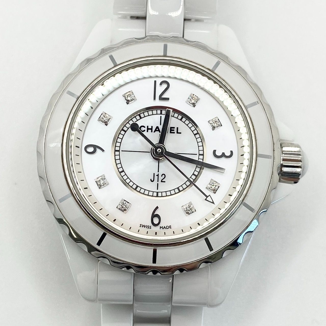新品仕上げ　極美品　CHANEL j12 レディース　H2570 腕時計 楽天市場】シャネル CHANEL J12 H2570 新品 時計 レディース