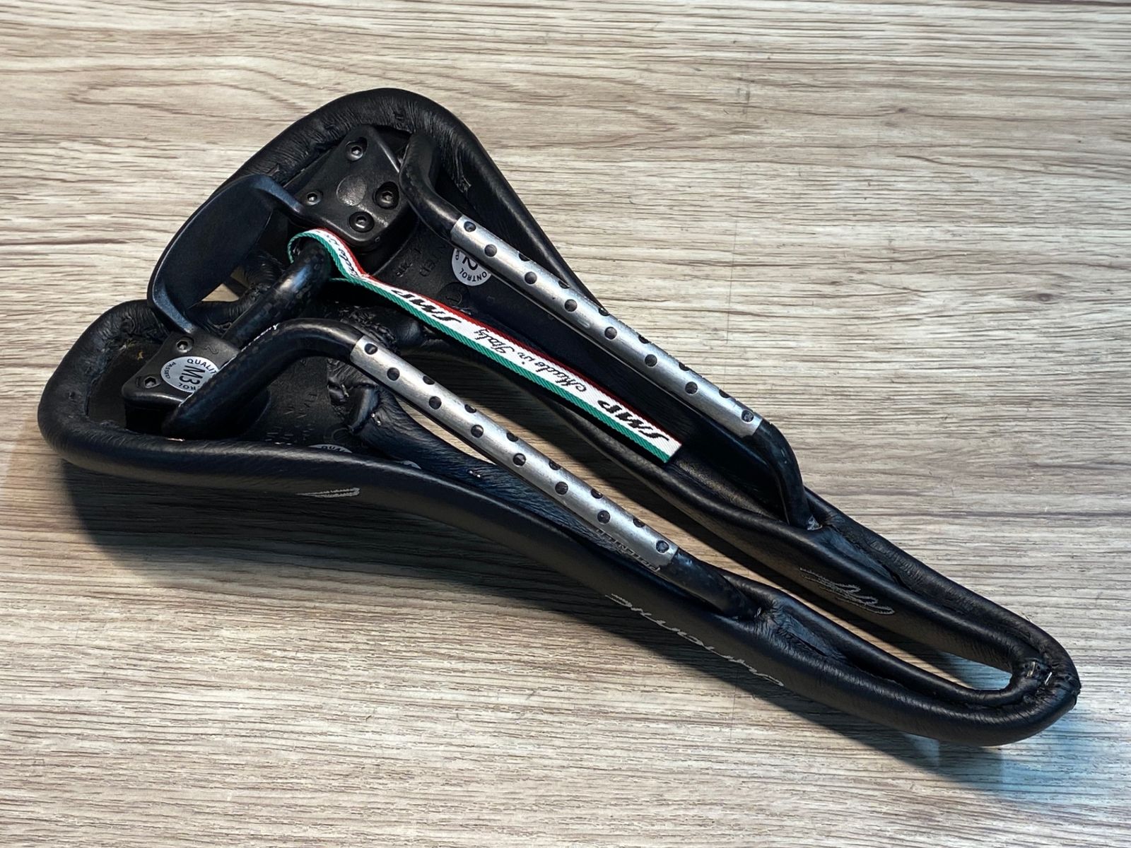 JE835 SELLE SMP dynamic サドル カーボンレール 138mm 黒