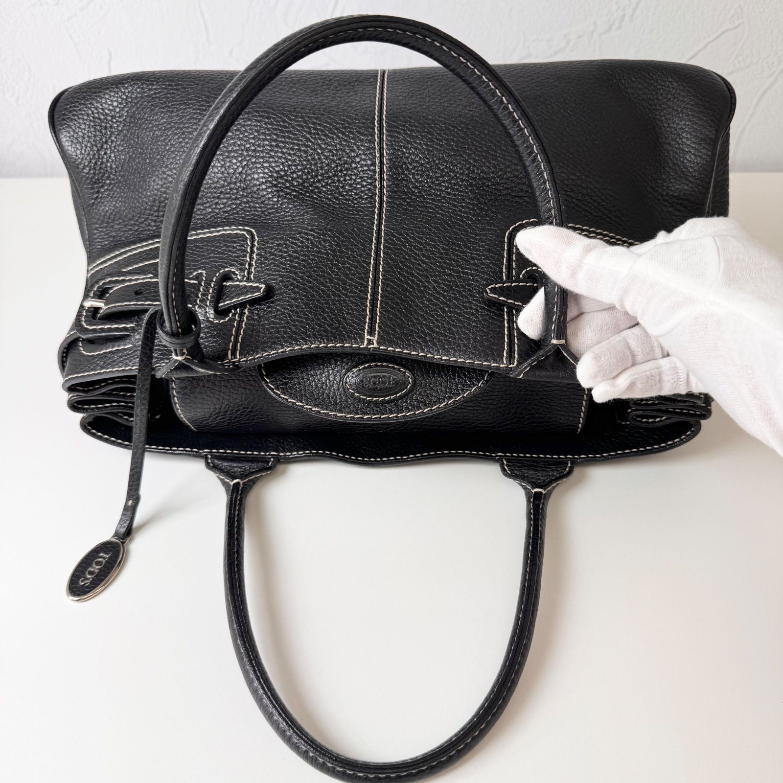 美品 トッズ 大容量 トートバッグ シボ革 ビジネス ベルト チャーム 肩掛け TOD'S - 美品 トッズ 大容量 トートバッグ シボ革 ビジネス