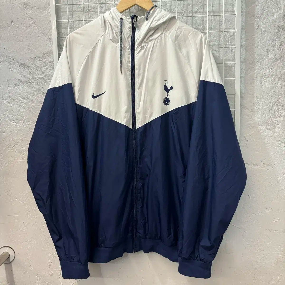 Nike トッテナム・ホットスパー ウィンドブレーカー NIKE(ナイキ) トッテナム ホットスパー バイカラー ウィンド