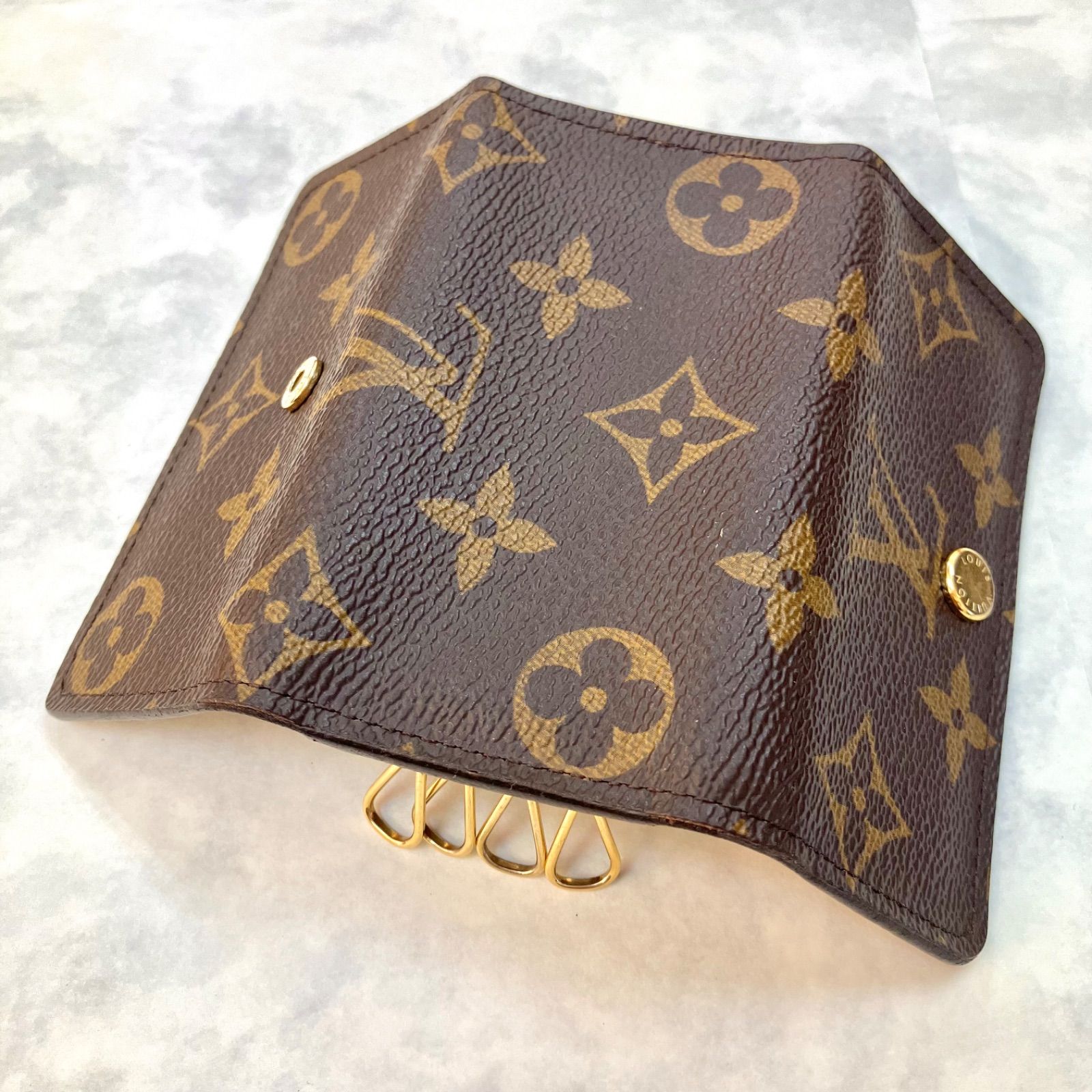 上美品⭐️LOUIS VUITTON ルイ・ヴィトン】 モノグラム ミュルティクレ 4 キーケース M69517 ブラウン ユニセックス  ワンオーナーユーズド品 （AYA） 024110803000MUC - メルカリ