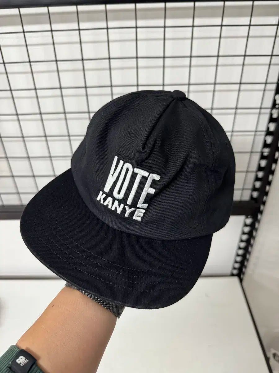 カニエ 大統領選挙 イジー vote kanye 帽子 キャップ