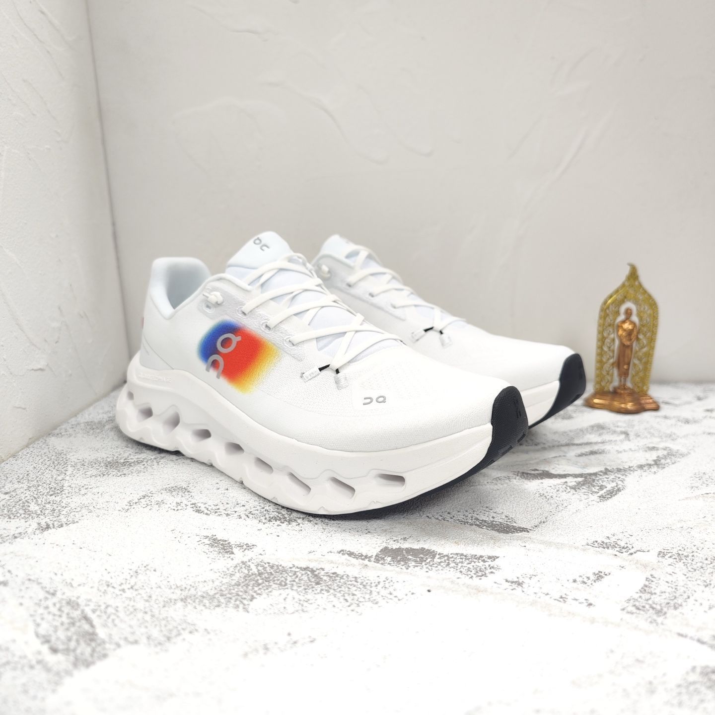 限定 On ​Cloudtilt ホワイト スニーカー ON Cloudtilt ストレッチリサイクルニット スニーカー | NET-A