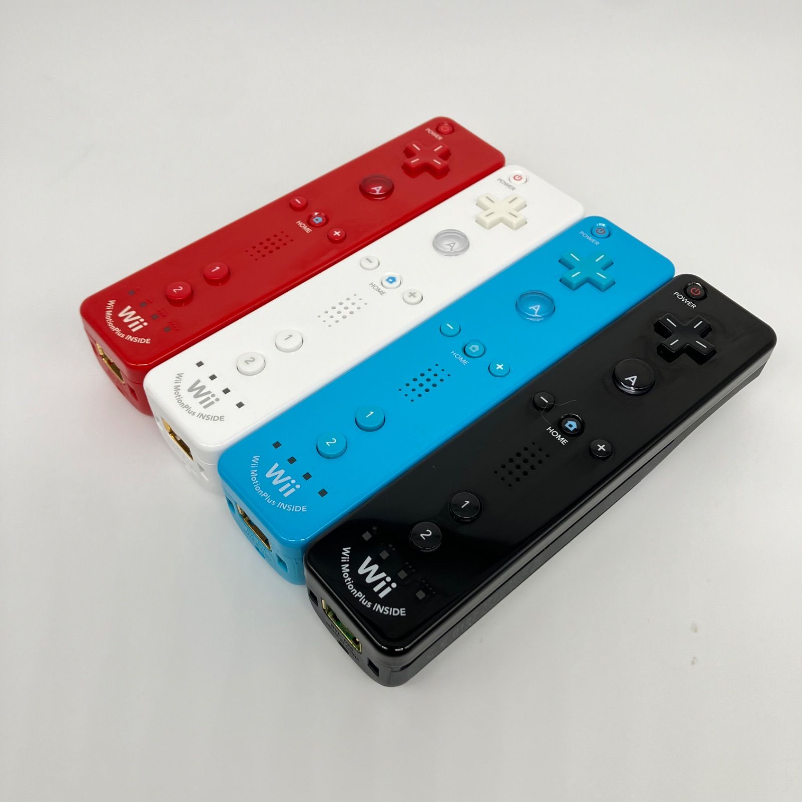 wii＆WiiU　ソフト4本　本体リモコン　モーション他セット wii＆WiiU ソフト4本 本体リモコン モーション他セット Wii本体