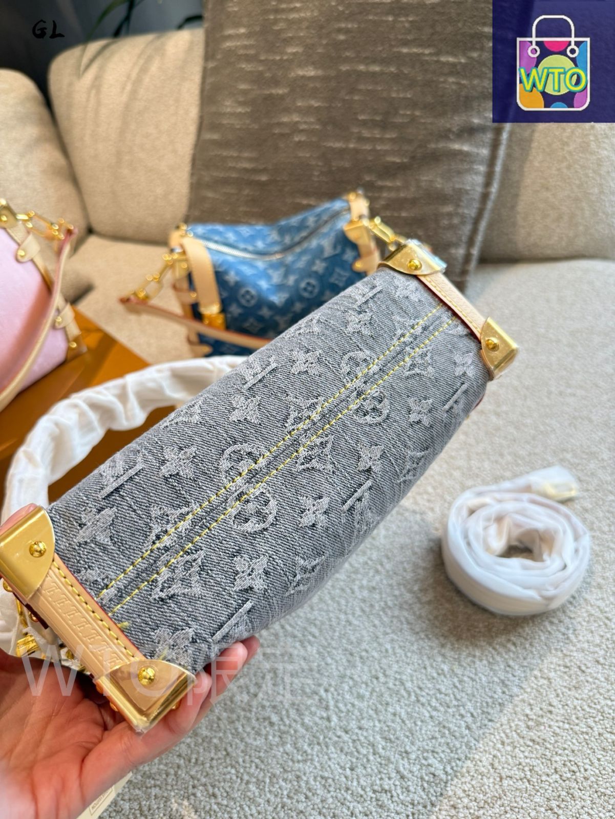 ✨外観未使用級【訳あり特価❗️】ルイヴィトン トゥルースロンド　ポーチ　保存袋付 今日特価】Louis Vuitton New Soft Box Bag Side Trunk Medium