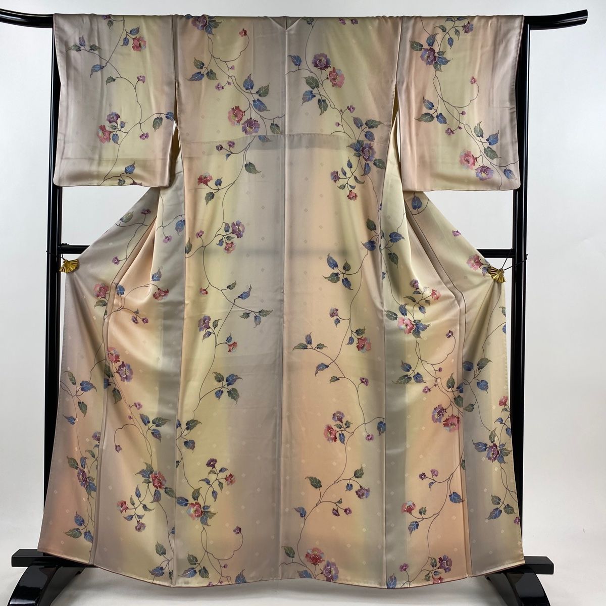 小紋 身丈161.5cm 裄丈66cm M 袷 草花 地紋 縦ぼかし ピンクベージュ 正絹 秀品