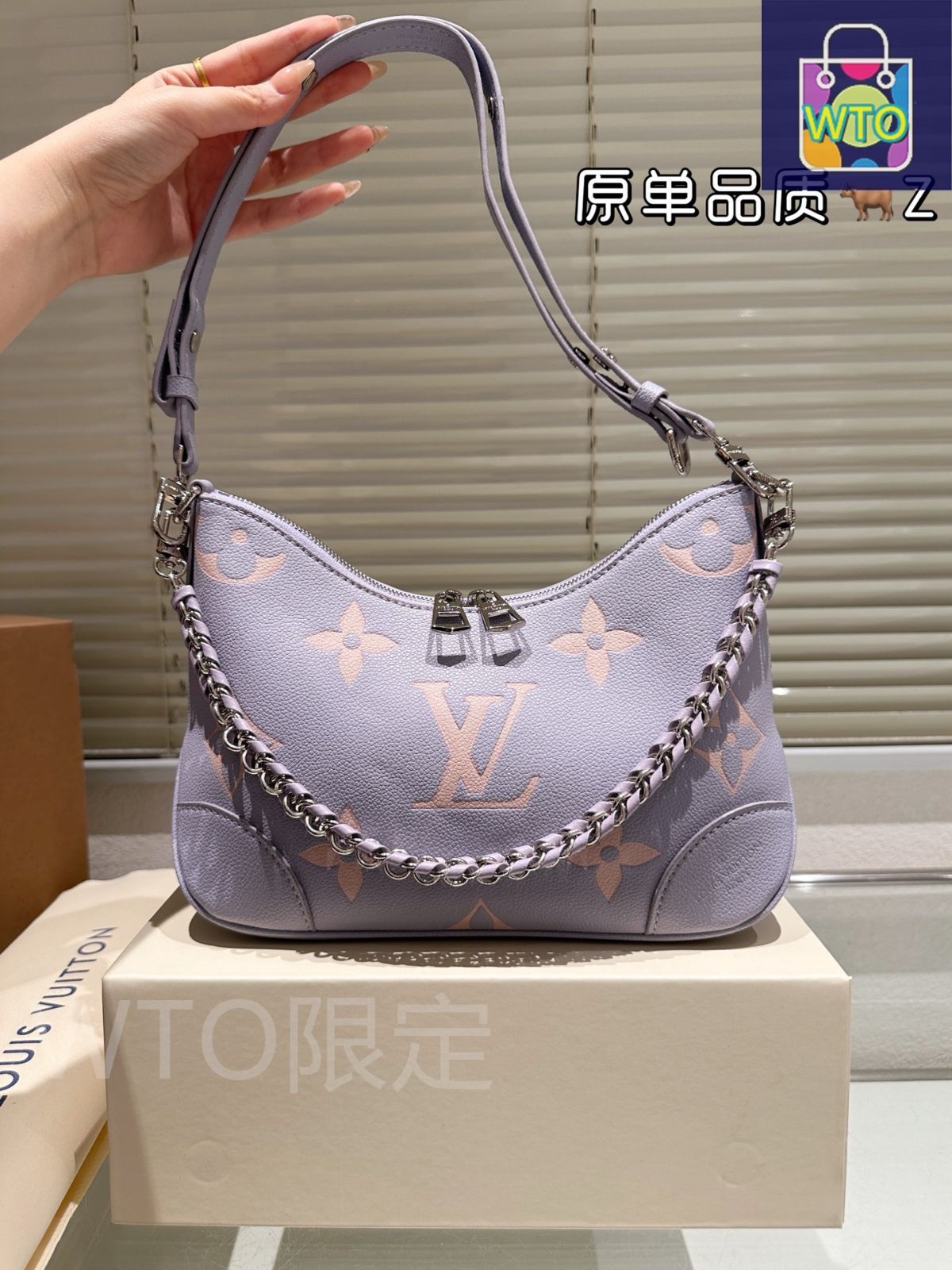 Louis Vuitton クロワッサン　三日月 Louis Vuitton クロワッサン 三日月 - メルカリ