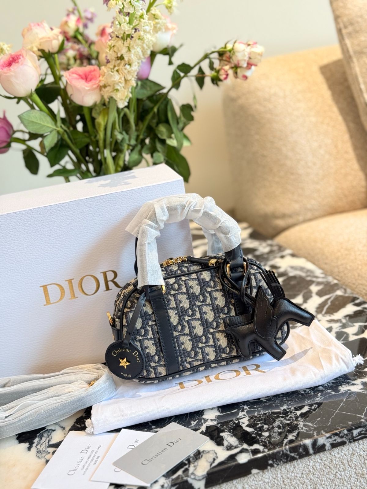 【エレガント♪】DIOR D-Vibe East-Westバッグ D-Vibe East-West Nano Bag Blue Dior Oblique Jacquard | DIOR