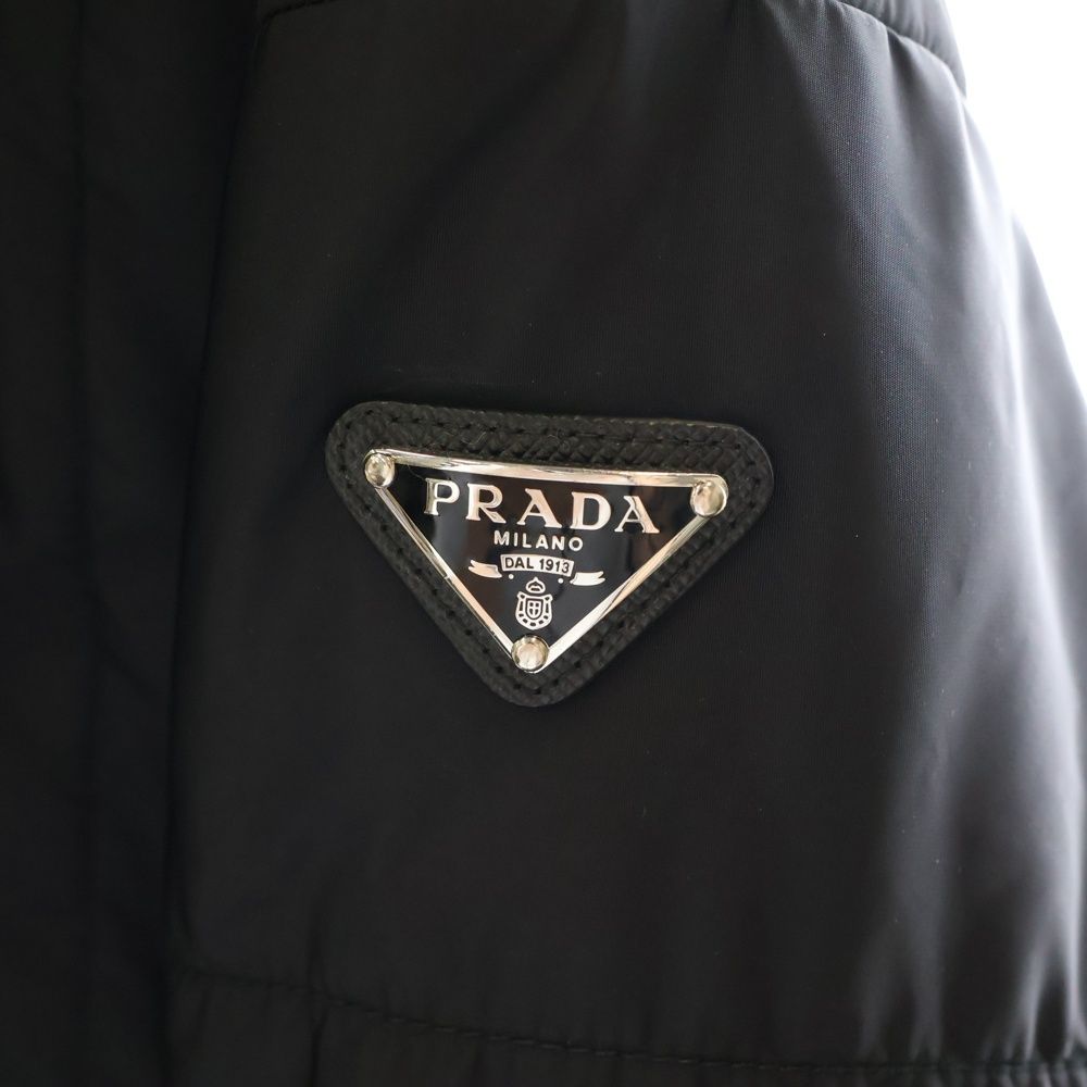 PRADA (プラダ) トライアングルロゴプレート 中綿 フーデッド