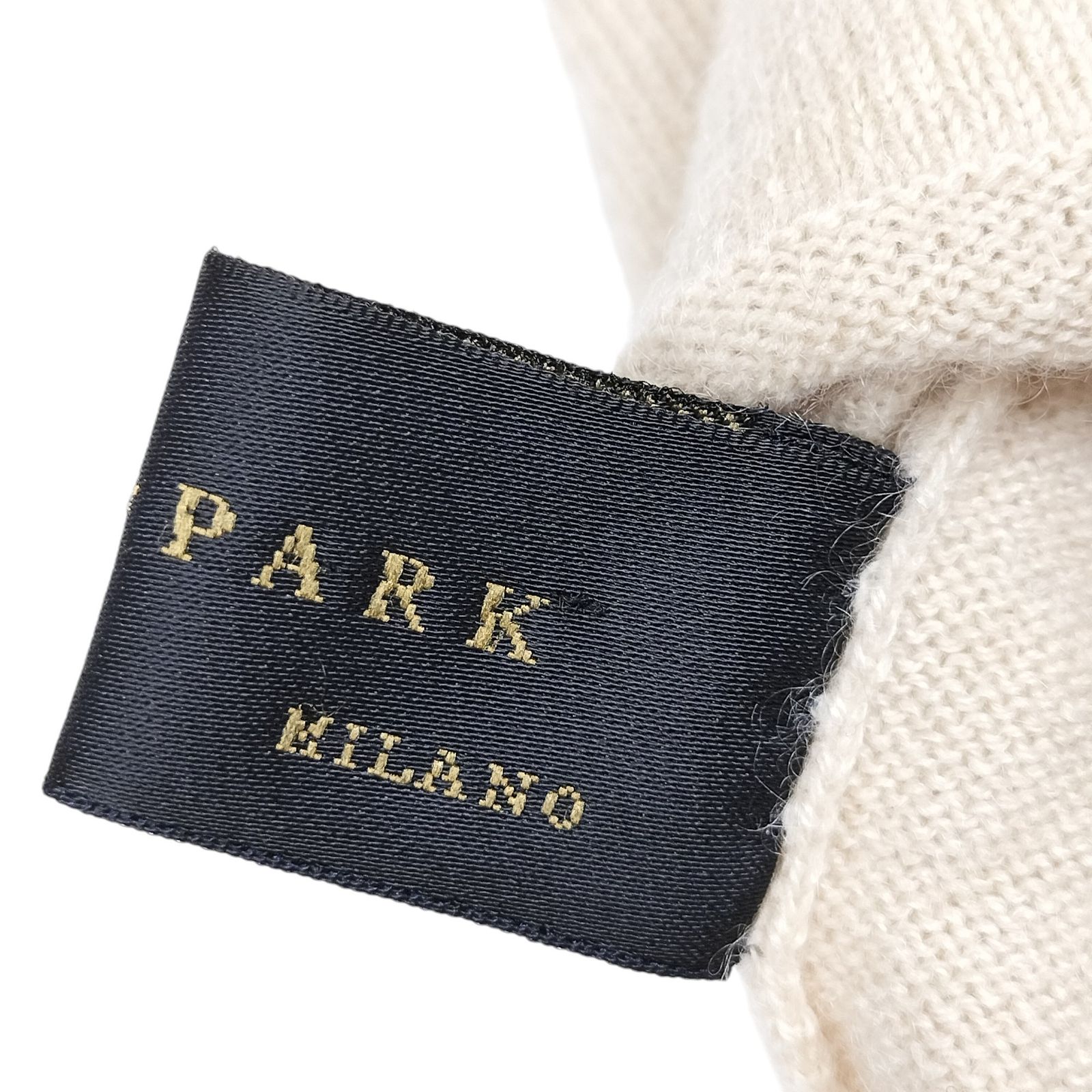 優美なシルエット✨高品質素材】 YURI PARK ユリパーク Vネック ニット