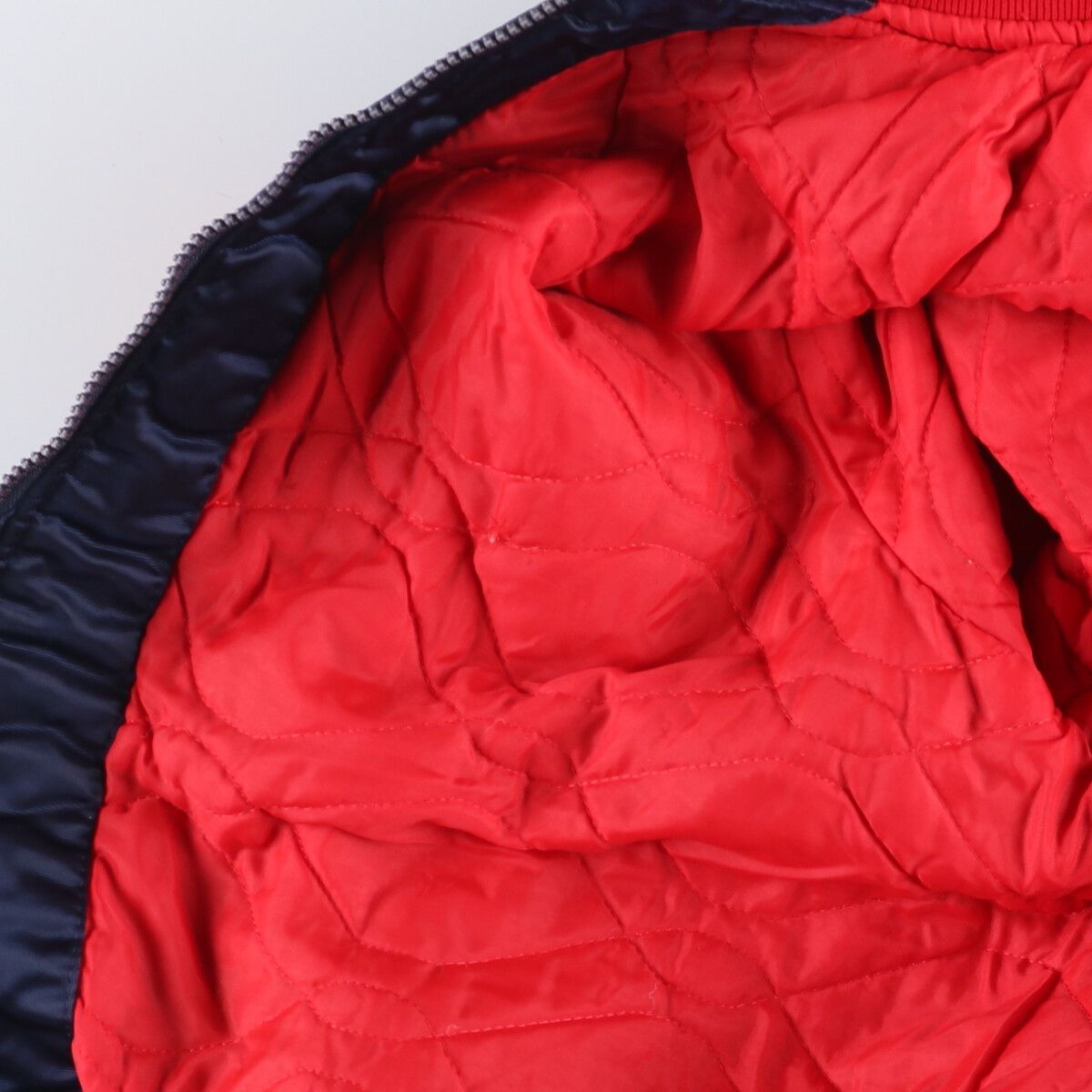 ナイロンスタジャン