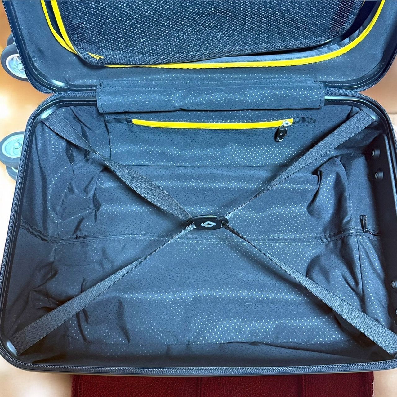 ☆希少品 送料無料 良品 Samsonite GRAVITON LIGHT SPINNER 29L V32