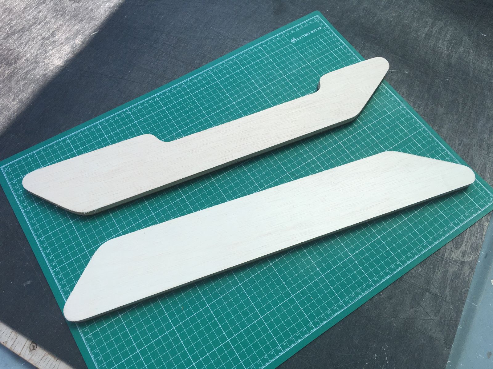 nuts ユーティリティバー2Px2セット+匠台ベースタイヤハウスガードプレート nuts ユーティリティバー2Px2セット+匠台ベースタイヤハウス