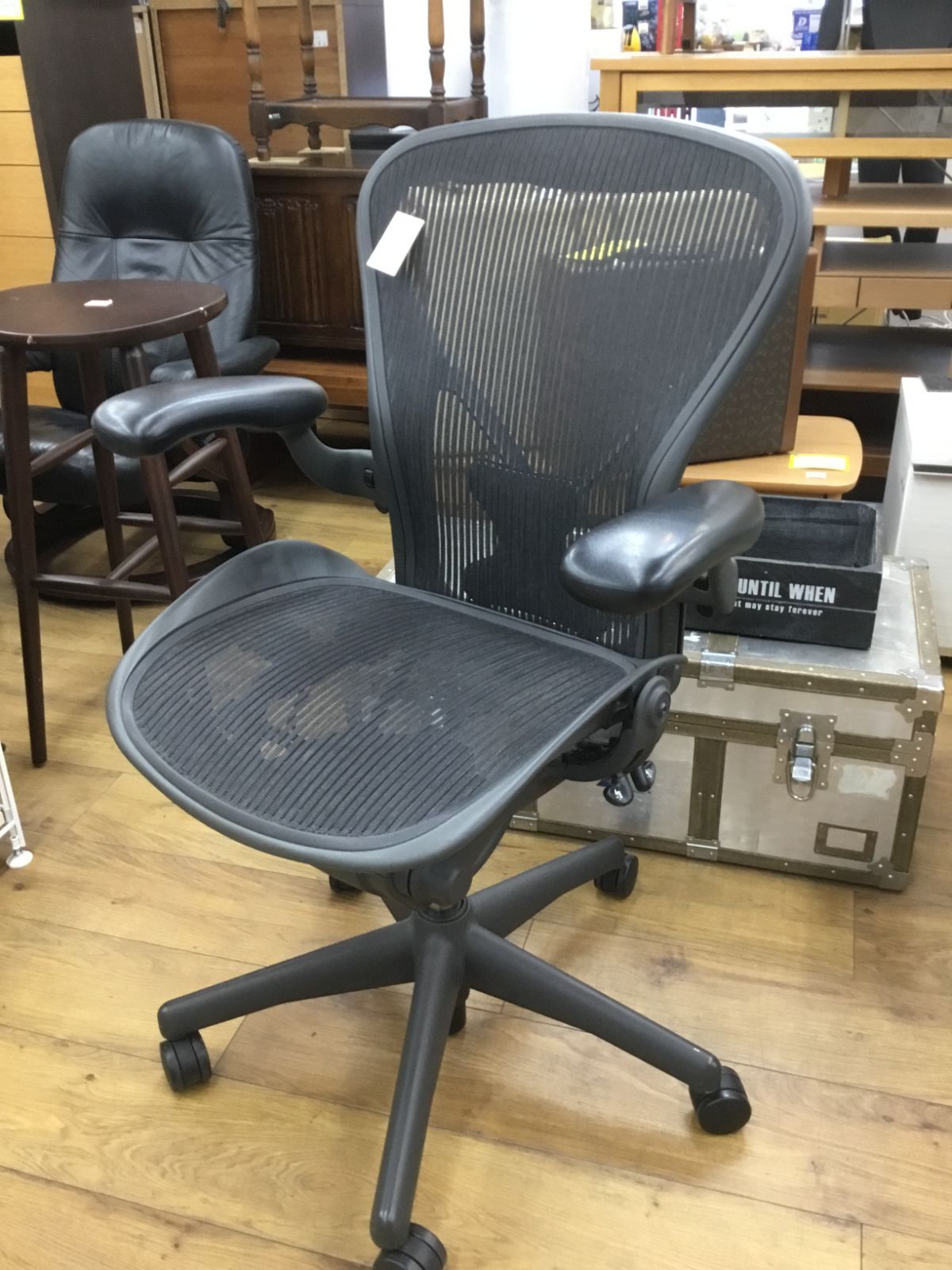 HermanMiller  Aeron Chair ハーマンミラー アーロンチェア  Bサイズ　エキスパート藤沢辻堂店