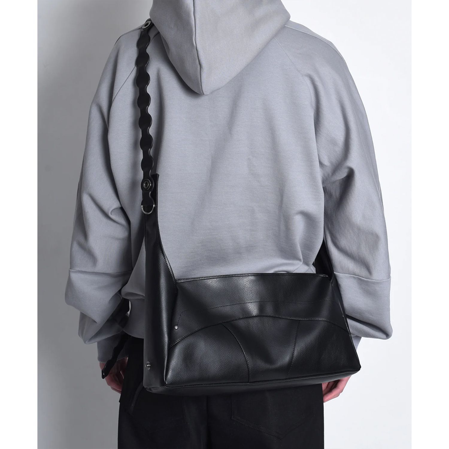 ryaw ブラック メッセンジャーバッグ Amazon | レイドジャパン タックルバッグ RJメッセンジャーバック