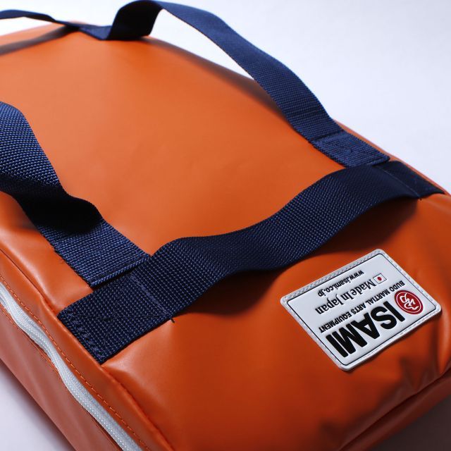 ISAMI 赤 キックミット 日本製 カラーキックミット セカンド | すべての商品 | ISAMI(イサミ) |格闘技