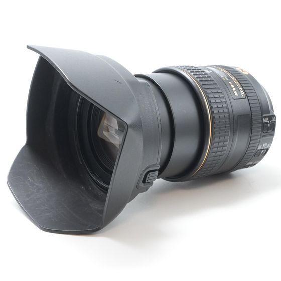 極上品】 Nikon D500 レンズキット AF-S DX NIKKOR 16-80 F2.8-4E ED 