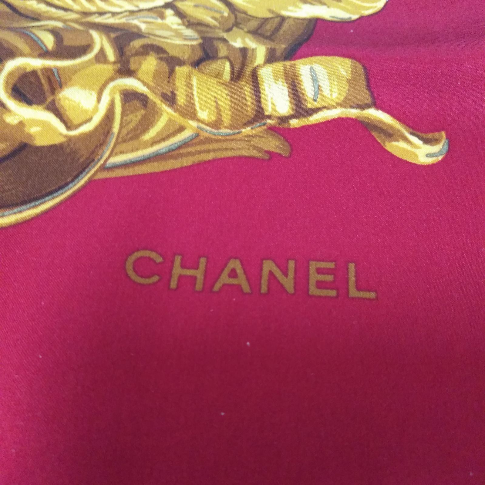 シャネル大判スカーフ　シルク100% 赤金サイズ約95㎝×約95㎝