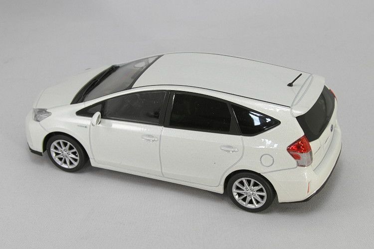 トヨタ プリウス ミニカー パールホワイト トヨタ プリウスPHV ミニカー 【ホワイトパール クリスタル