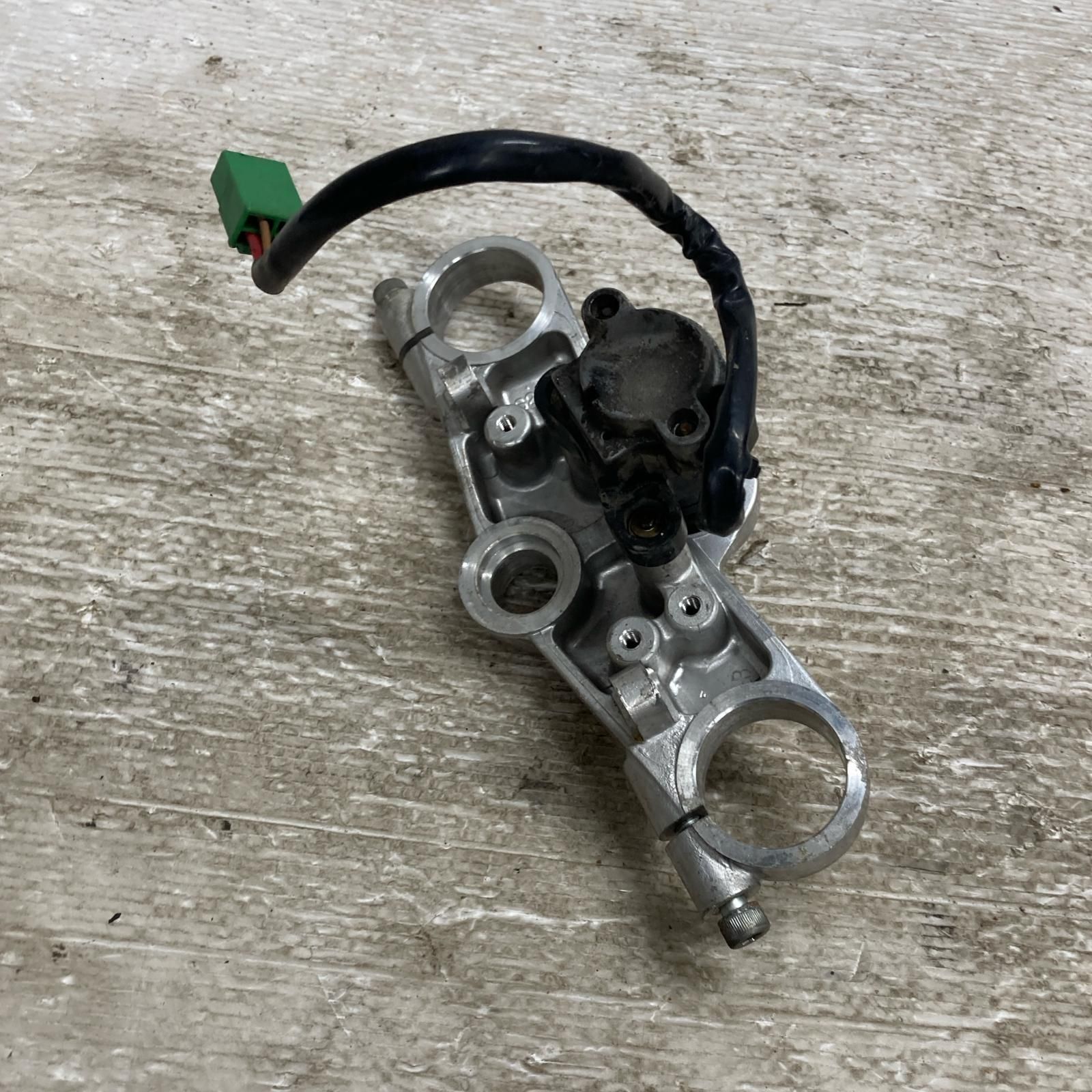 SUZUKI GSX-R400 GK73A トップブリッジ スイッチ付 スズキ